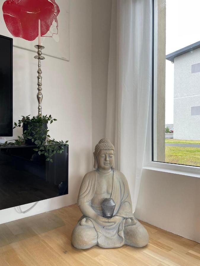 Spacious 3Br Condo Near Blue Lagoon 15M Airport 9M Njarthvik Kültér fotó