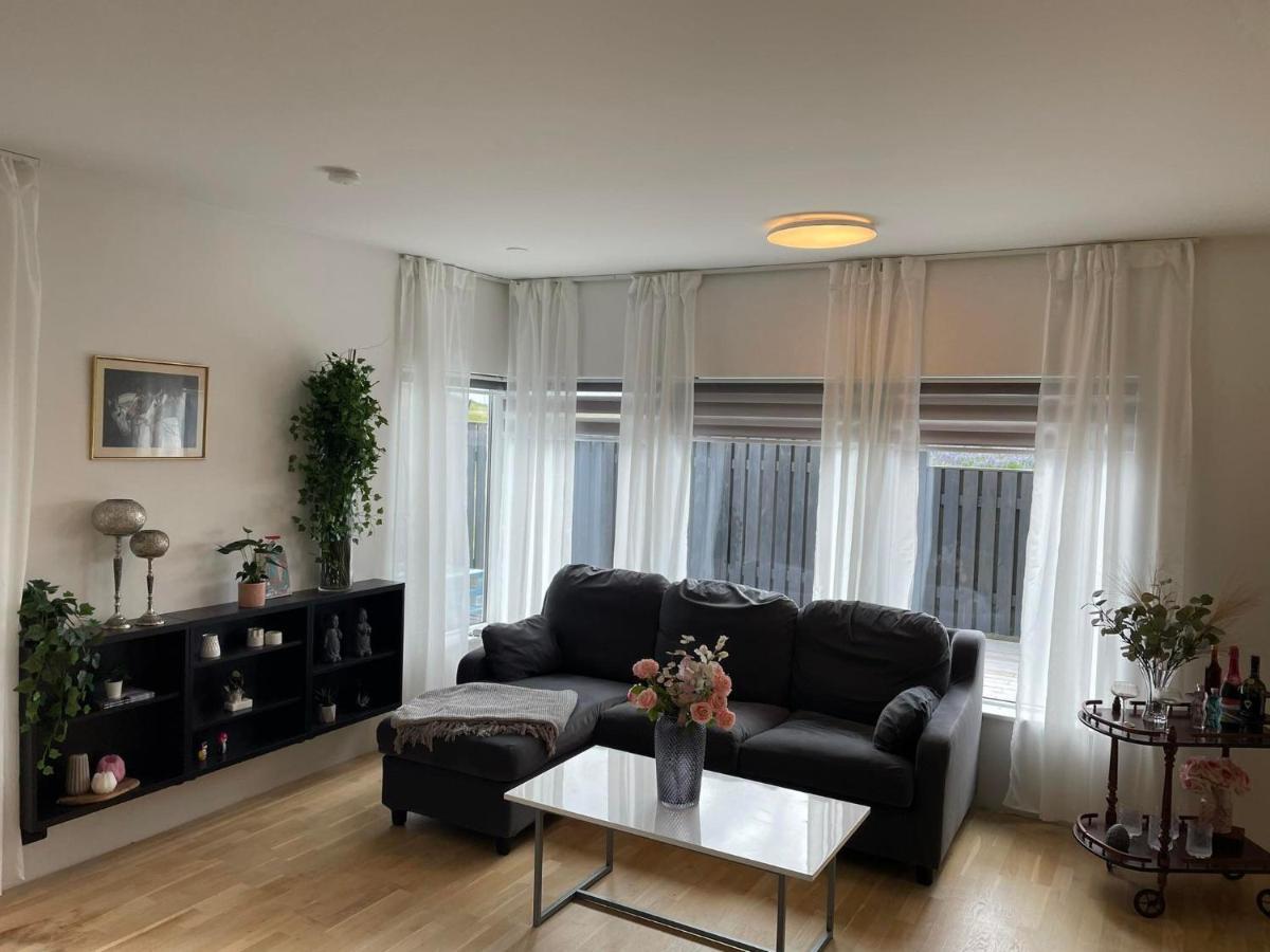 Spacious 3Br Condo Near Blue Lagoon 15M Airport 9M Njarthvik Kültér fotó