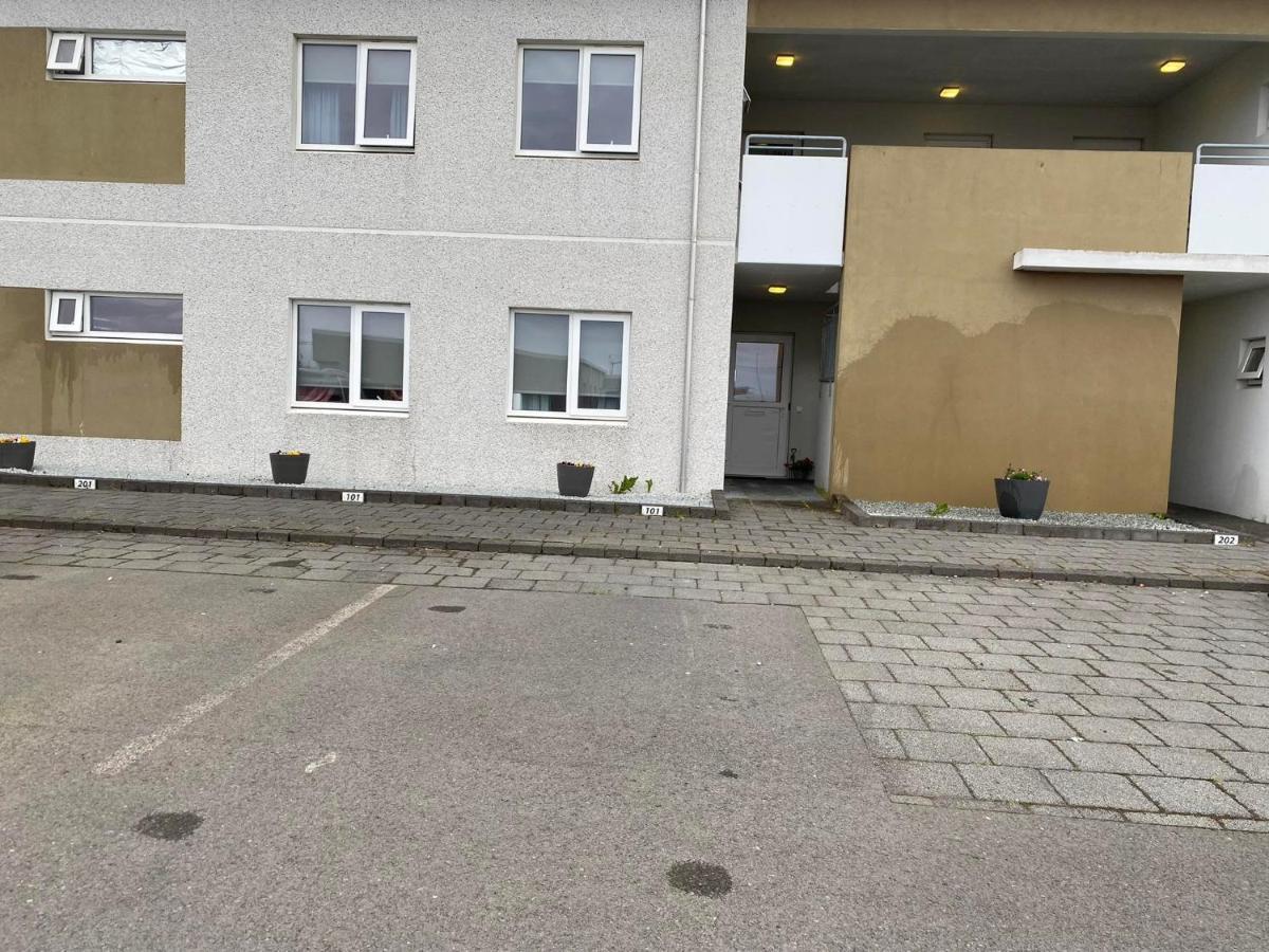 Spacious 3Br Condo Near Blue Lagoon 15M Airport 9M Njarthvik Kültér fotó