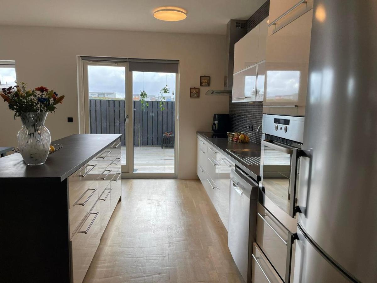 Spacious 3Br Condo Near Blue Lagoon 15M Airport 9M Njarthvik Kültér fotó