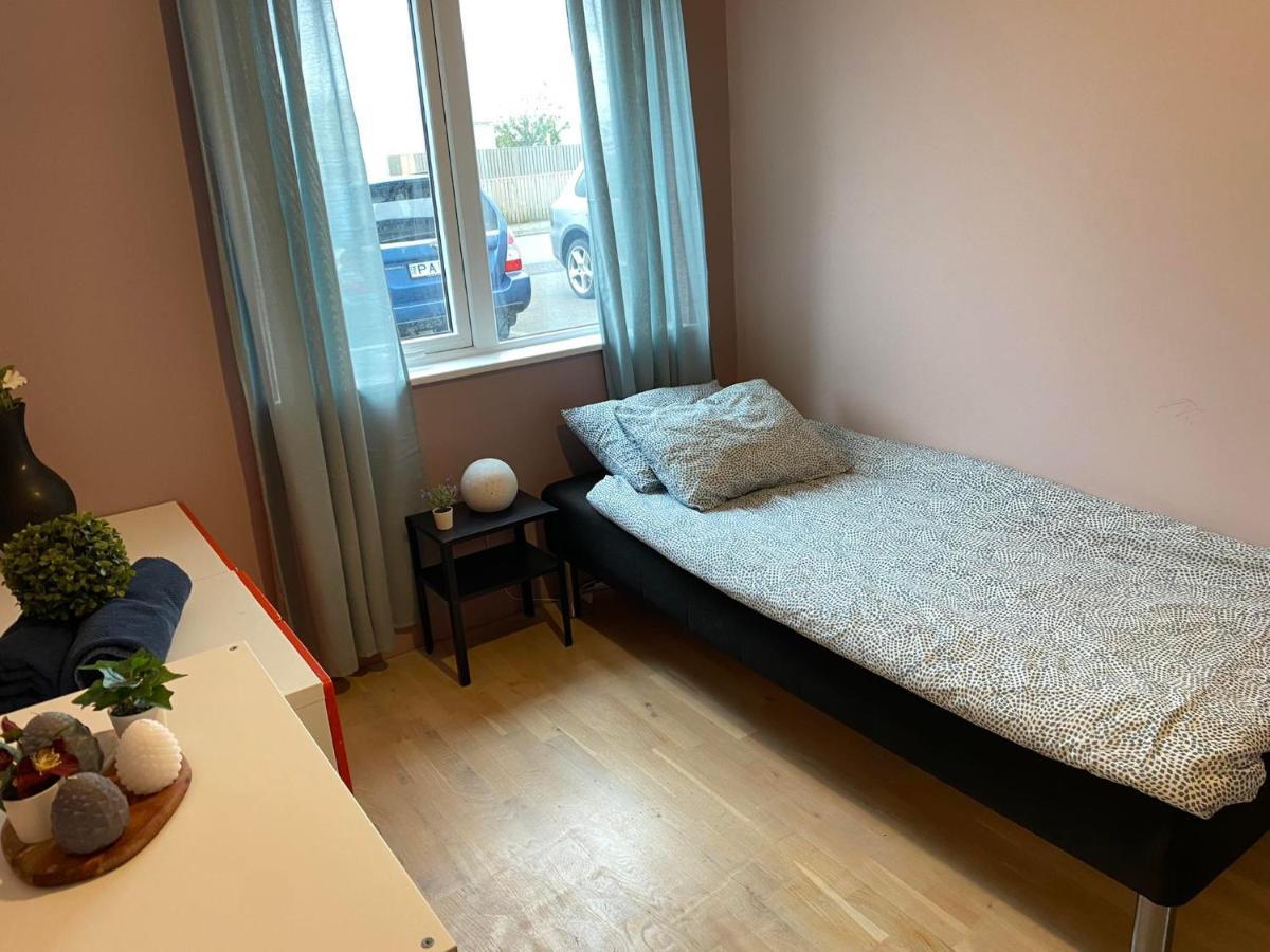 Spacious 3Br Condo Near Blue Lagoon 15M Airport 9M Njarthvik Kültér fotó